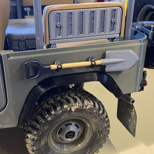 IMG_4335.jpeg 1/8th scale shovel with mounting straps