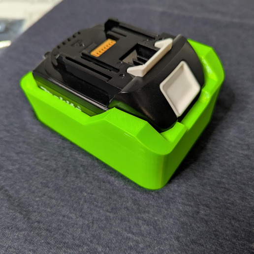 Makita 18v LXT 3.0ah, 4.0ah, 5.0ah, and 6.0ah Battery Rubberized Magnetic Base (DIGITAL FILE!) - 3D model önizlemesi