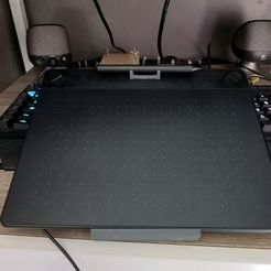 IMG_20180712_125019.jpg Free 3D file adjustable support for wacom intuos 3d tablet・3D print object to download
