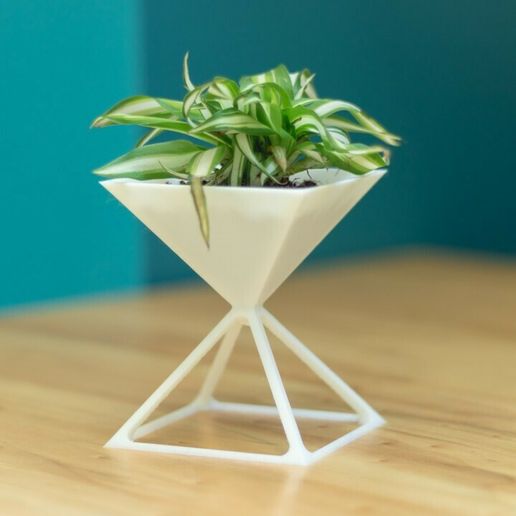 720X720-pyramid-pot.jpg Pyramid - Flower Pot