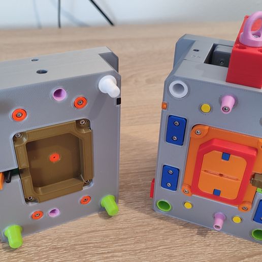 Injection Mold with Functional/Moving Mechanisms - Educational