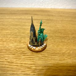 IMG_5780.jpg STL file New York miniature for board games with 20mm base・Model to download and 3D print