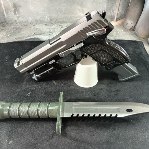 Leon SG-09R Laser Module + Granade + Knife
