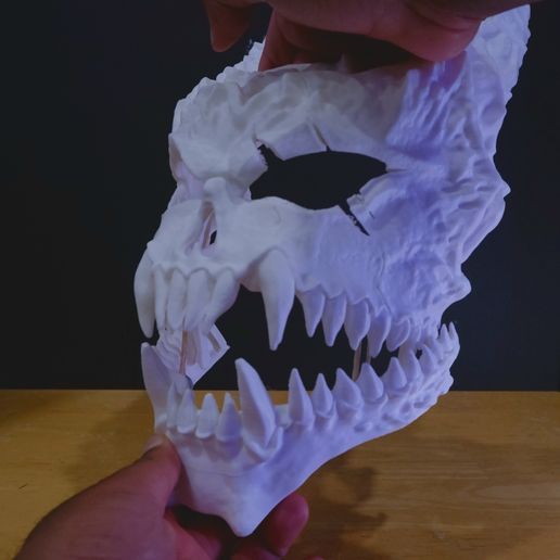 💬 Kaiju No 8 Mask || Articulating Jaw・ STL File for 3D