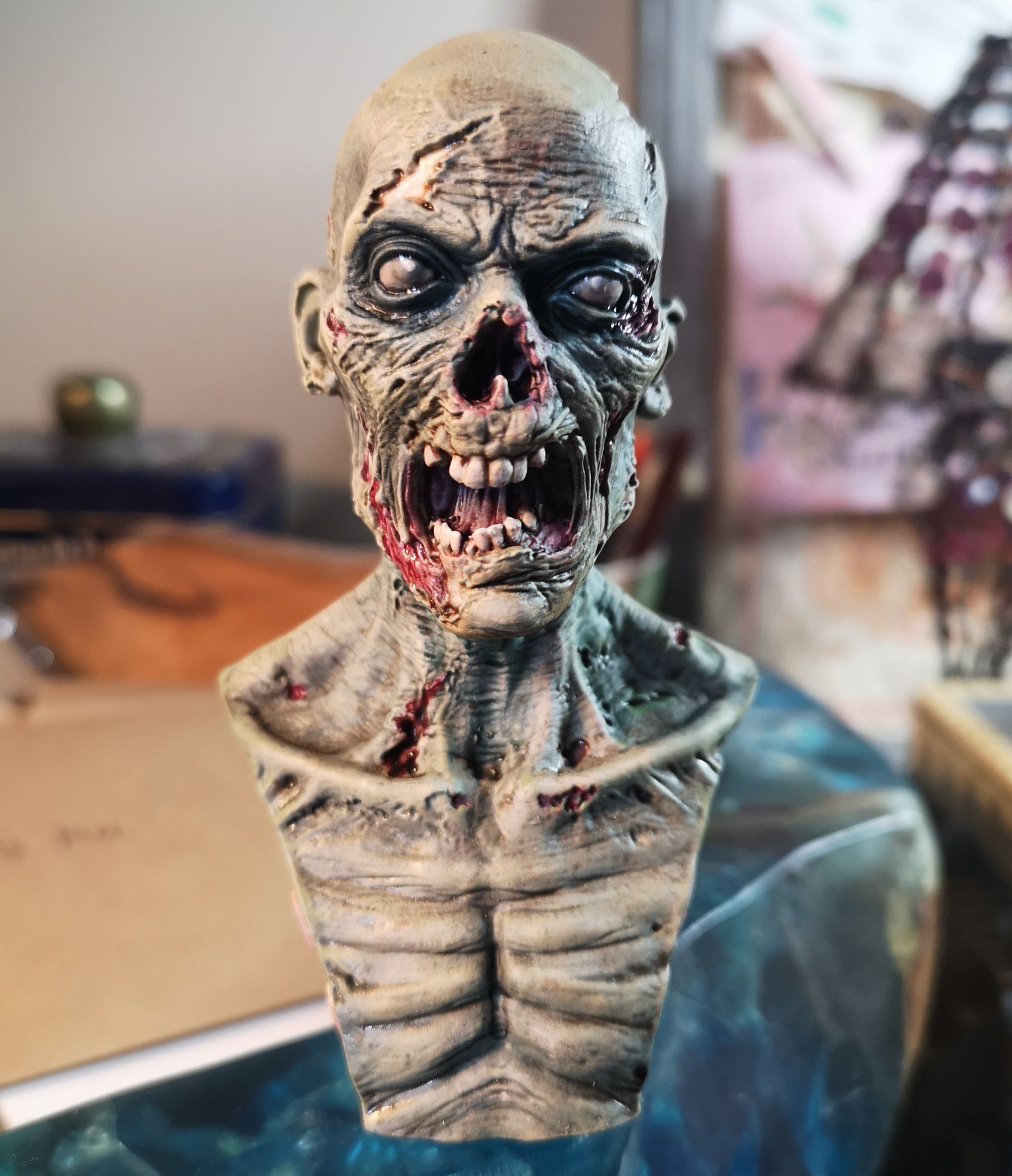 IMG_20191102_091940.jpg Fichier 3D ZOMBUST ! - Buste de zombie (Pré-supporté)・Plan pour imprimante 3D à télécharger, Spare_Oom_Studio