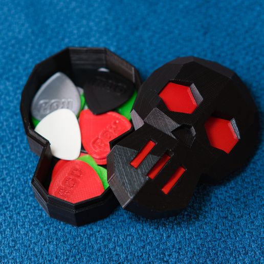 DSC02128.jpg Low Poly Skull Box