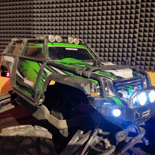 Traxxas Summit body mount 3D model