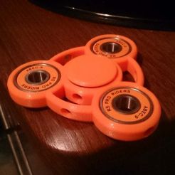 DSC_0014.JPG Free STL file Fidget Spinner for Smaller Hands - Spinner B・Design to download and 3D print