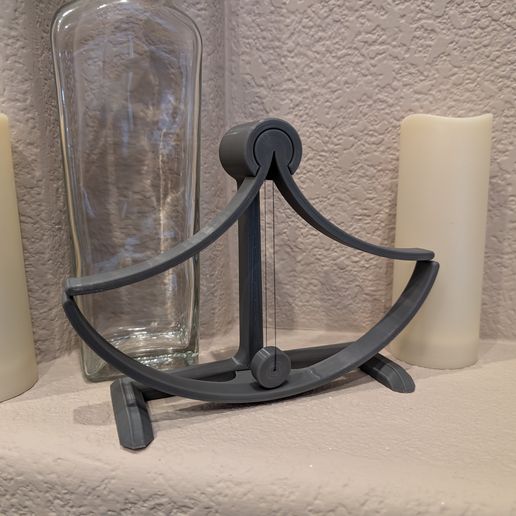 Display_04.jpg Isochronous Pendulum Desk Toy (Constant Period/Cycloidal/Tautochronous Pendulum)