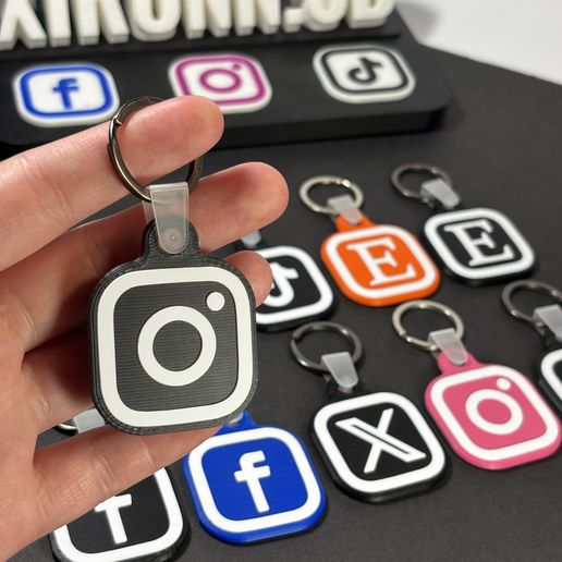 IMG_17063.jpg NFC Keychains Set – Social Media Logo Set (YouTube, TikTok, Instagram, Facebook, X, Etsy) – keychains with NFC chip slot