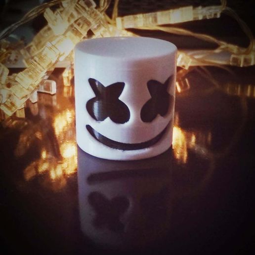 On_table.jpg Marshmallo