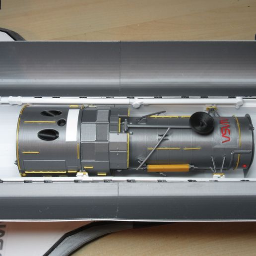 IMG_8558.JPG téléscope spatial HUBBLE