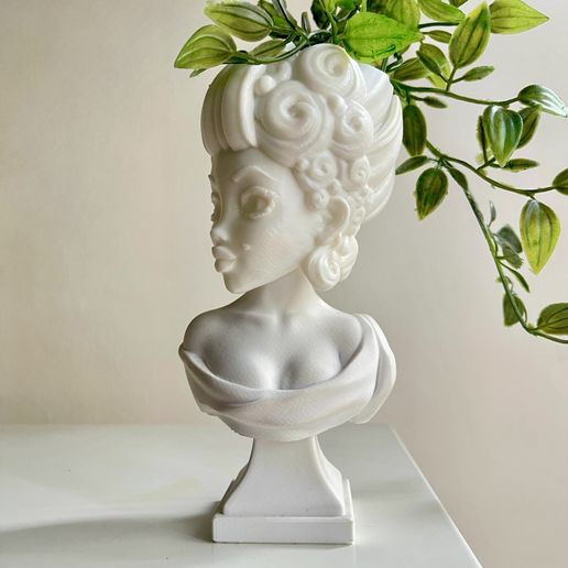 The Green Dutchess Planter-No Supports