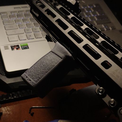 IMG_20230823_003932.jpg MAGPUL FOREGRIP M-LOCK