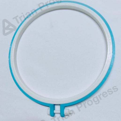 img4.jpg Embroidery hoop N° 18