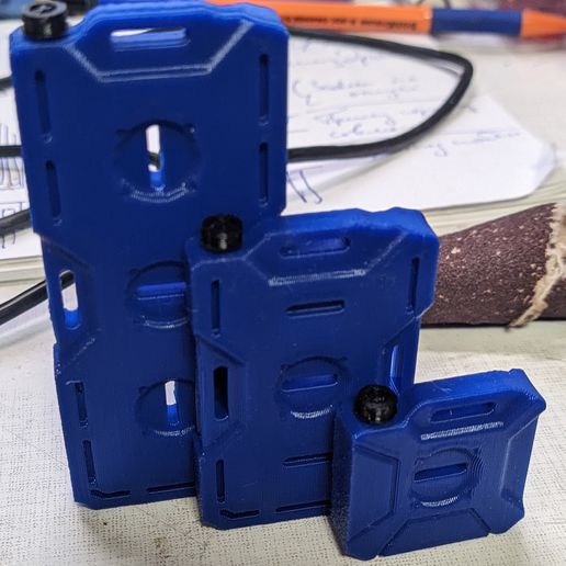 2023-12-05-17-37-09-1.jpg RC fuel canister's 1/10 Scale