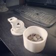 uLWuZEpiAAw.jpg piggy bank
