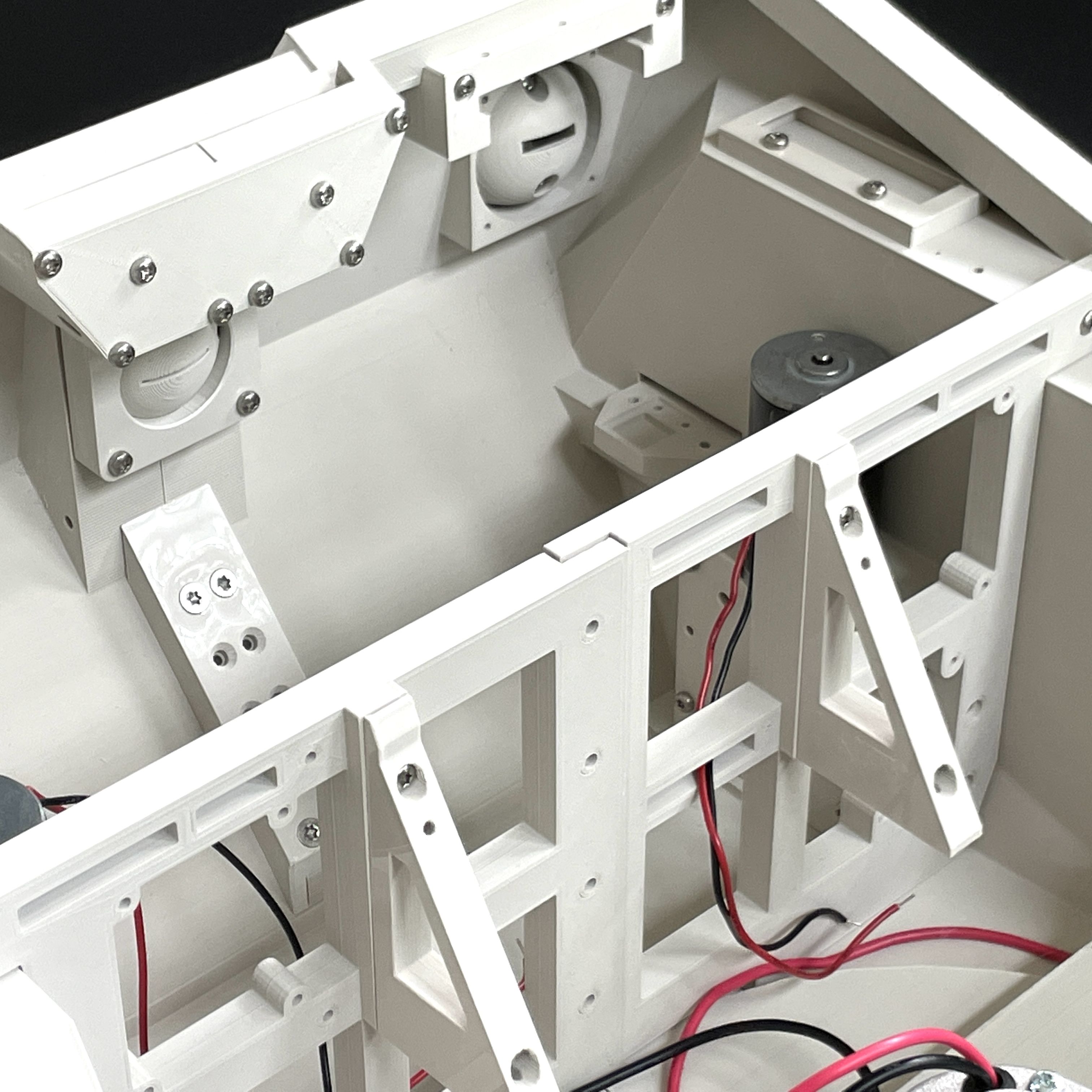 IMG_5593.jpg STL file PiMowBot Case (Raspberry Pi based robotic lawn mower)・3D print design to download, TIME