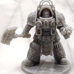 Chaplain of Titan in Heavy Armor