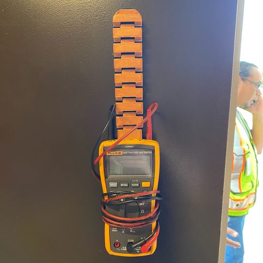 IMG_0205.jpg Fluke Multimeter Magnetic strap