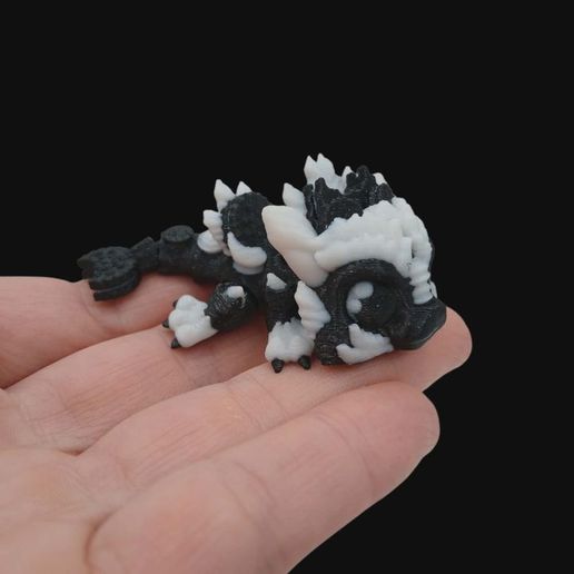 3D Tinys Cookies and Cream Dragon
