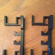 Fishing_Rod_Holder_Bracket2.jpeg Archivo STL gratis Soporte para cañas de pescar con agujeros para tornillos・Objeto para impresora 3D para descargar