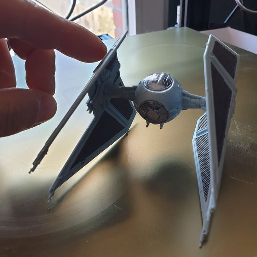 20210404_180927.jpg Star Wars-Modellhalter