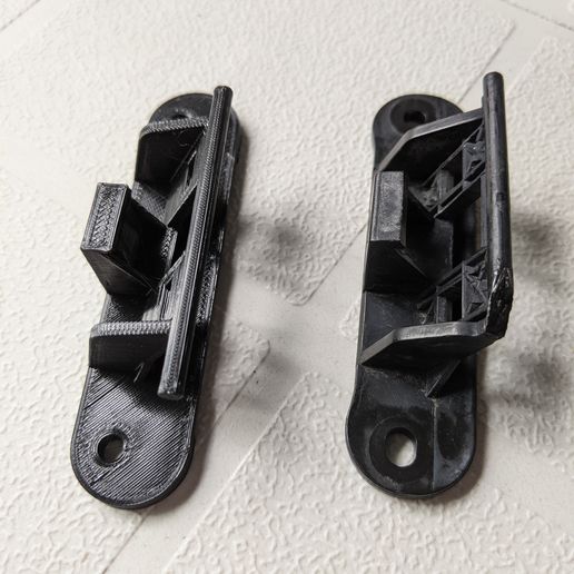 PXL_20210828_161822257.jpg AVEO Fuel Door Hinge