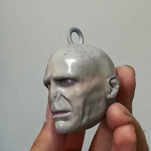 323440883_714589873368734_4835336991431895219_n.jpg Voldemort head keychain
