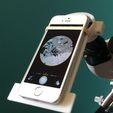 microscope_adapter_in_use.jpg Free 3D file Microscope to iPhone adapter・Model to download and 3D print