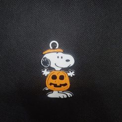 index.jpg Snoopy pumpkin keychain 1