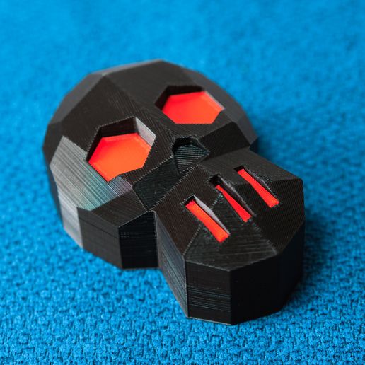 DSC02130.jpg Low Poly Skull Box