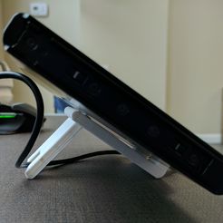 IMG_20170510_143209.jpg Free STL file Nintendo Switch Charging Stand・3D print design to download