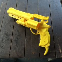 Hawkmoon Pic 2.jpg Free STL file Full size Hawkmoon・Template to download and 3D print