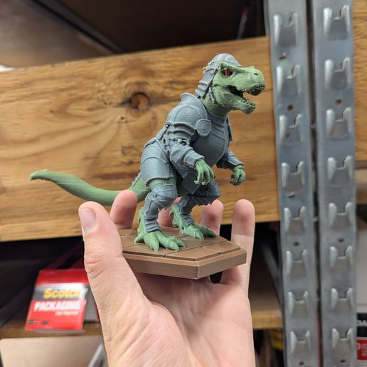 1000011819.jpg T-Rex blindado