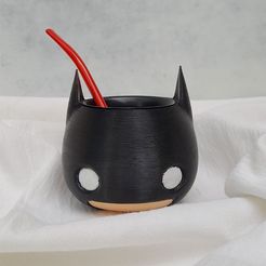 BatMan.jpeg Archivo STL gratuito Mate Batman Chibi・Idea de impresión 3D para descargar
