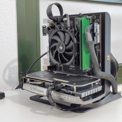 开放式框架 PC 机箱