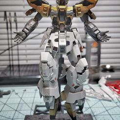 e73d6a01-01fc-4146-acbe-d77bd67347e0.jpg Archivo 3D gratuito Base de acción Gundam con superficie lunar (Luna)・Objeto imprimible en 3D para descargar