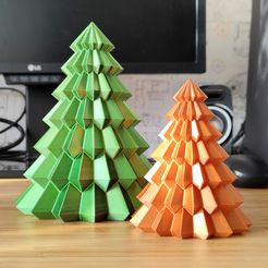 IMG_20231218_023543.jpg Sassy Christmas Tree - Vase mode - geometrical design