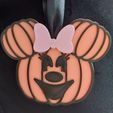 20230911_114929.jpg Minnie and Mickey pumpkins