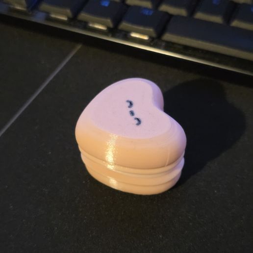 💜 Clicky heart macaron keychain・3D Print with the Anycubic Kobra S1 3D ...