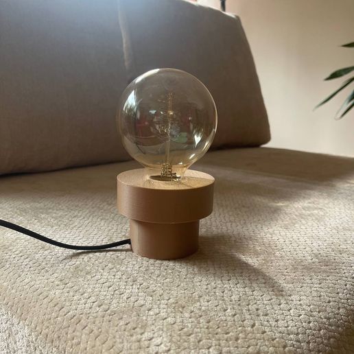 photo_2024-11-04_13-09-27.jpg Настольная лампа в минимальном стиле с лампой Эдисона