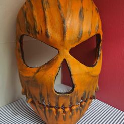 painted-mask-2.jpg Fichier STL Masque de citrouille d'Halloween・Modèle à imprimer en 3D à télécharger