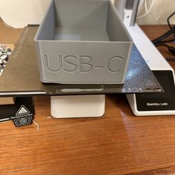 IMG_2455.jpg Box for holding USB-C cables