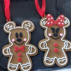 20221112_140452-2.jpg Minnie and Mickey gingerbread baubles Christmas