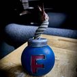 228159185_6514680741878959_2683544744068819496_n.jpg Ornamento da scrivania F Bomb
