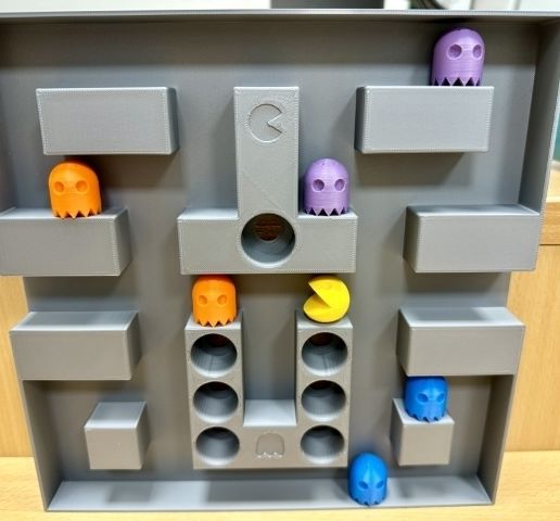 9ebf881c-8aaa-42ec-9b83-4958918df539.JPG Pacman playground maze