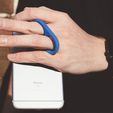 knuckies-isaiah-reyes-photo.jpg Piezas de 5 mm que se entrecruzan - The Original Knuckies Spinning Fidget Phone Stand