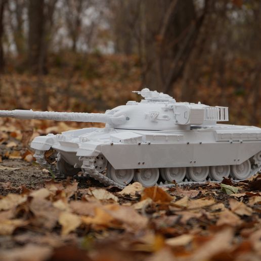 Le char anglais Chieftain Mk 5 sable camo en miniature Ixo Models au 1