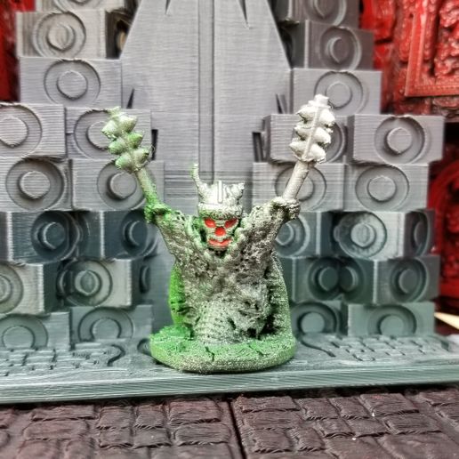 Dwarf Wraith With Clubs.jpg Dwarf Wraith With Spiky Clubs